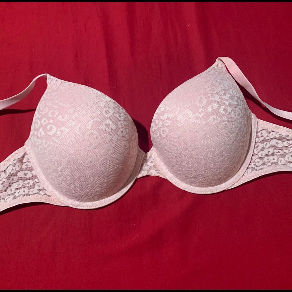 NWOT VS PINK lace wear everywhere push-up bra